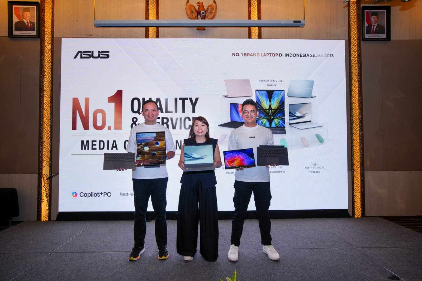 ASUS Indonesia memperkenalkan teknologi AI terbaru pada jajaran Zenbook, Vivobook, dan ProArt di Yogyakarta. Laptop terbaru dibekali NPU hingga 80 TOPS, Virtual Assistant Omni yang bisa berjalan offline, serta garansi internasional hingga tiga tahun. (dok. ASUS)